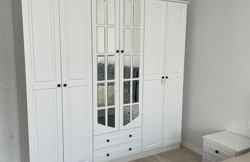 Alquiler de un espacioso apartamento amueblado de 2 habitaciones, 63 m², Constanța, Rumanía